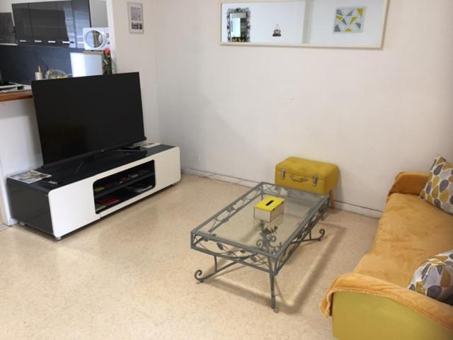 Chez Isa Et Jeanmi Apartman Decazeville Kültér fotó